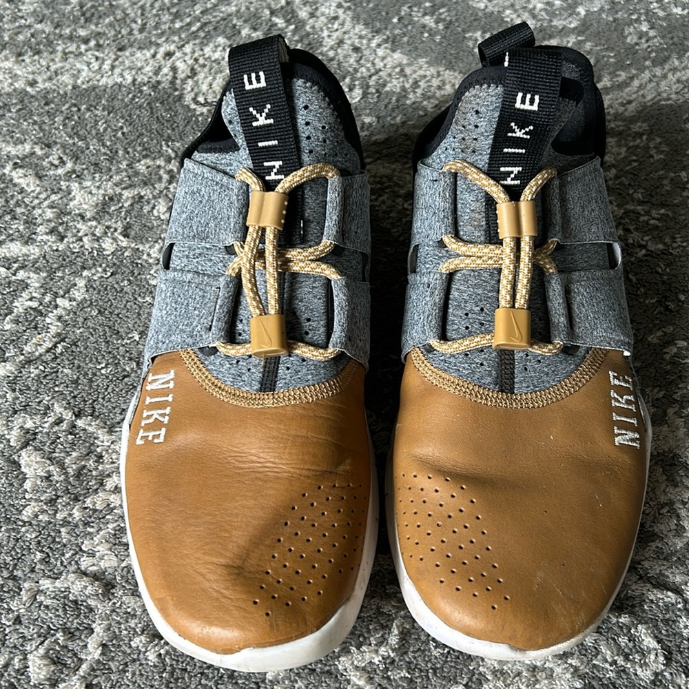 Women’s Nike shoes